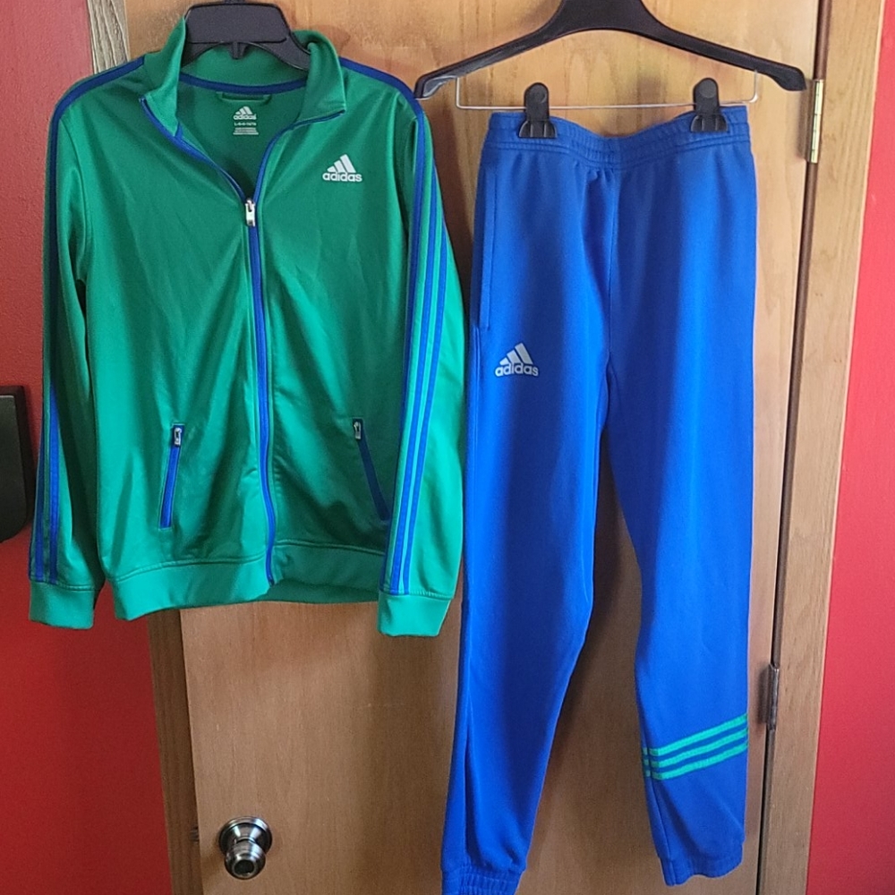 Youth Adidas boys sweatsuit